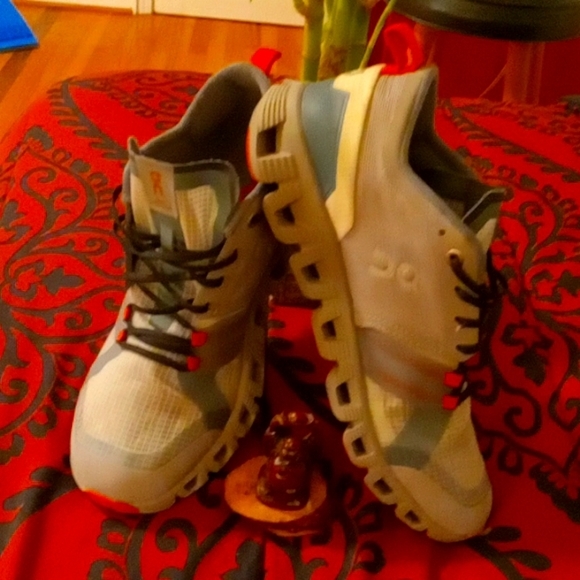 Women Sneakers - Picture 1 of 3